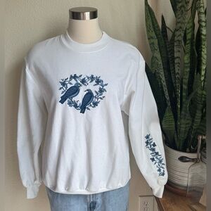 Vintage Embroidered Bird Floral White‎ Sweatshirt large